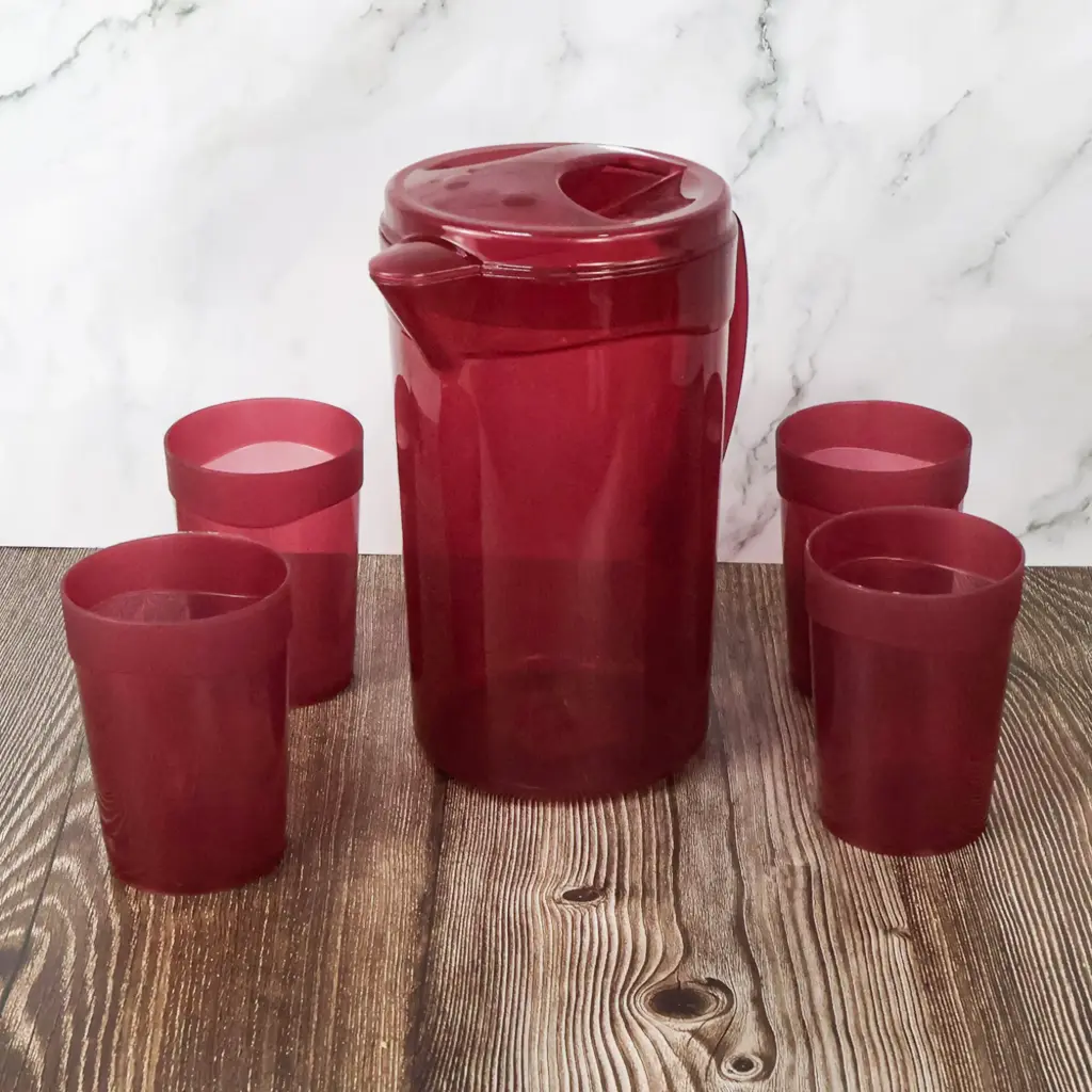 Plastic Jug Set with 4 Cups (Red)