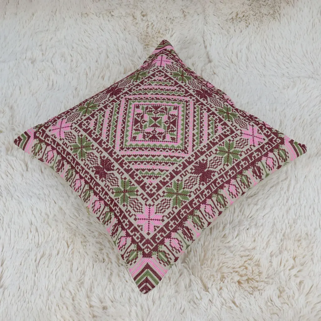  Embroidered pillowcase with zipper for cushions