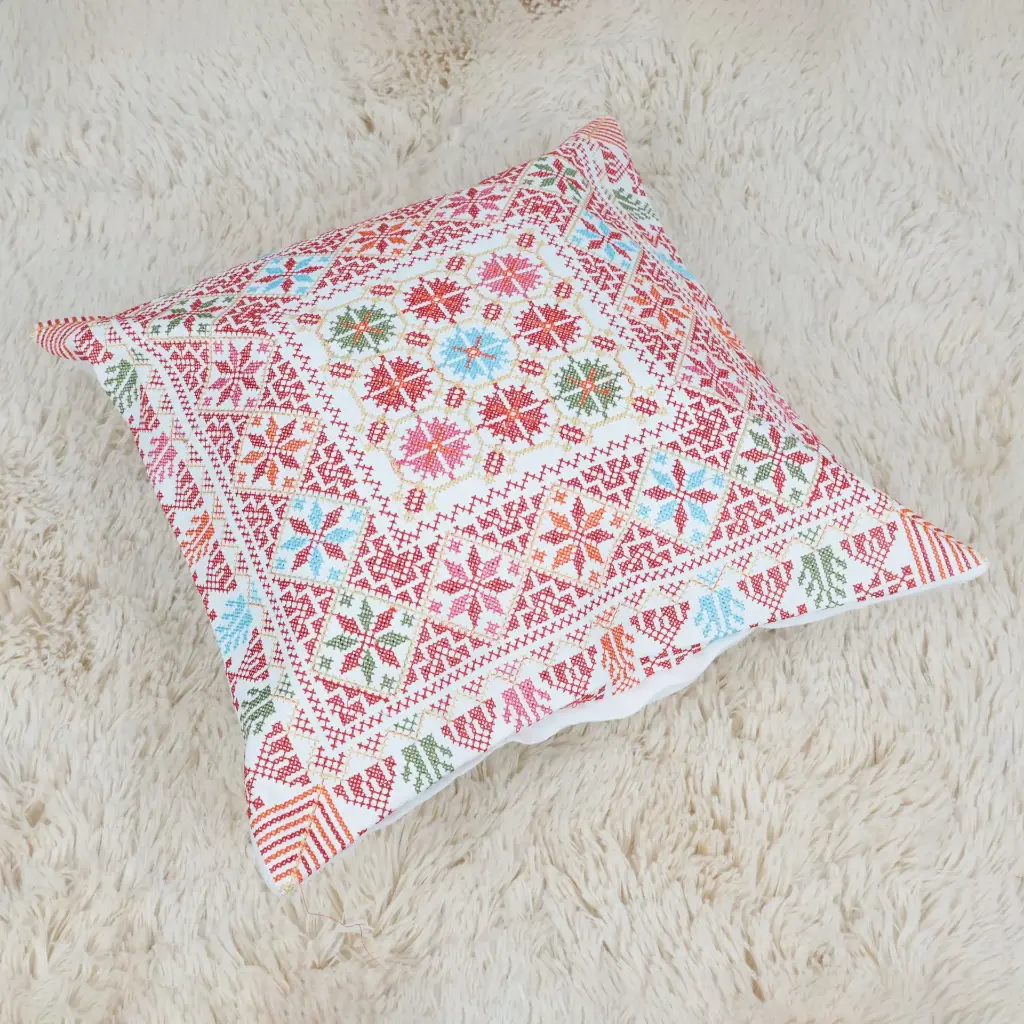  Embroidered pillowcase with zipper for cushions