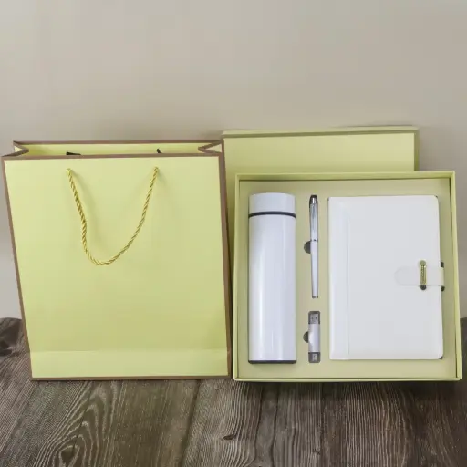 Premium Quality Gift set 4 pce (White Color)