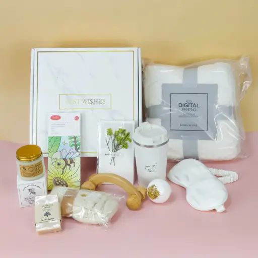 White Gift Set for Women 9 PCS  