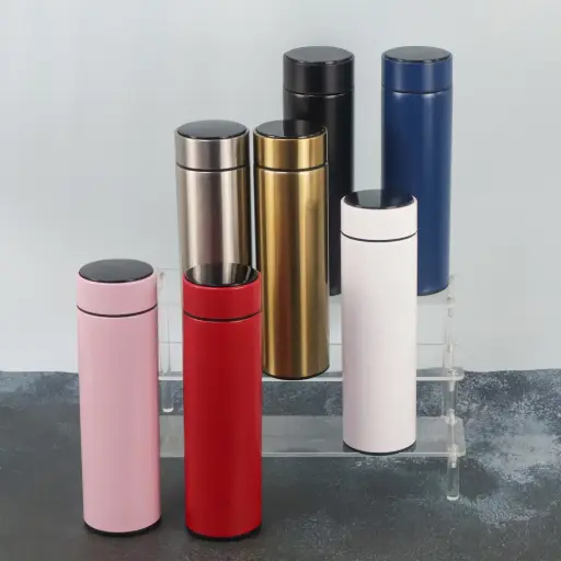 Stay Hydrated in Style – Smart Thermal Bottle with LED Temperature Display (750ml)